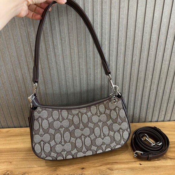 Coach Cbj00 Ashton Shoulder Bag, Jacquard Leather Maple Color - Picture 3 of 9